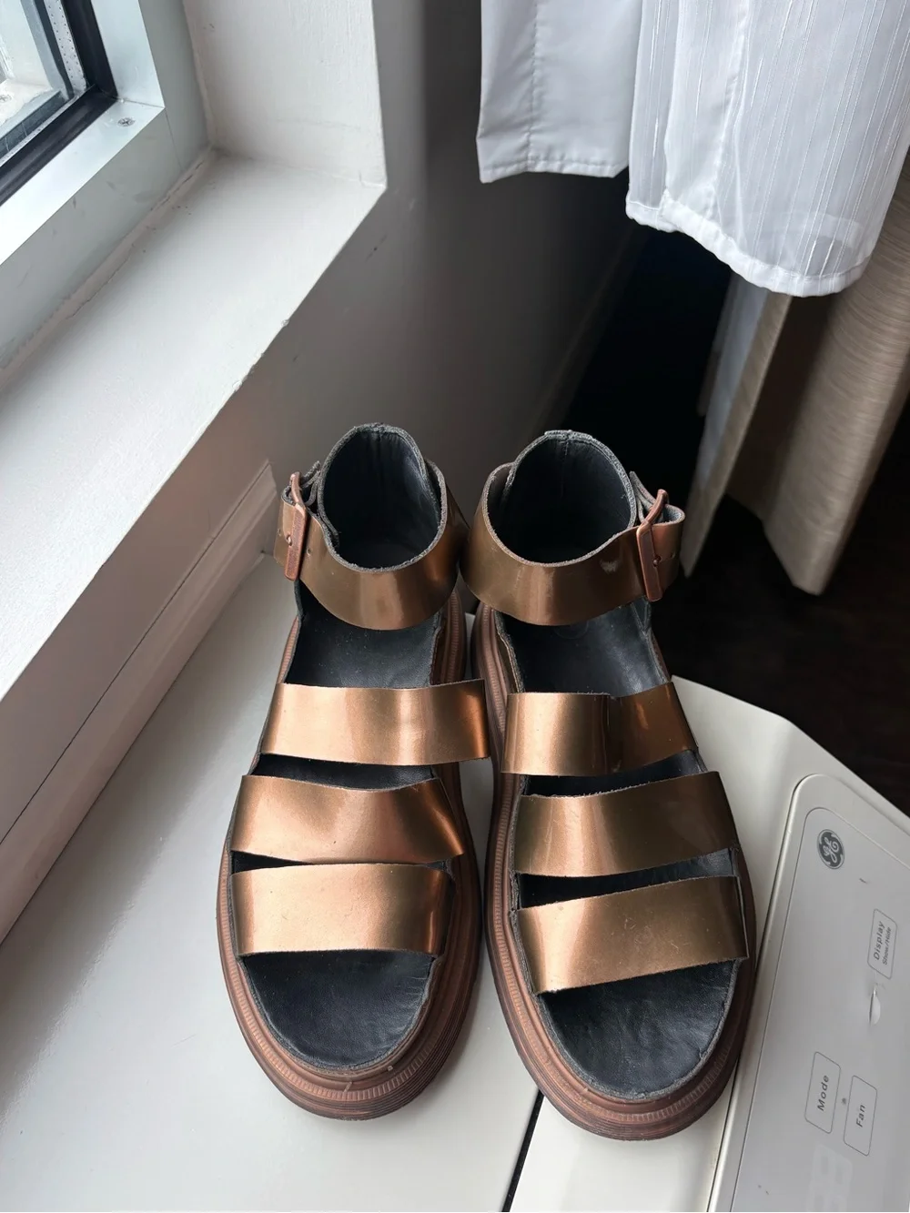 Dr Martens Clarissa Metallic Copper Gladiator Platform Sandals Womens size 8